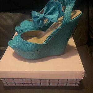 Stylish Turquoise Wedge Sandals